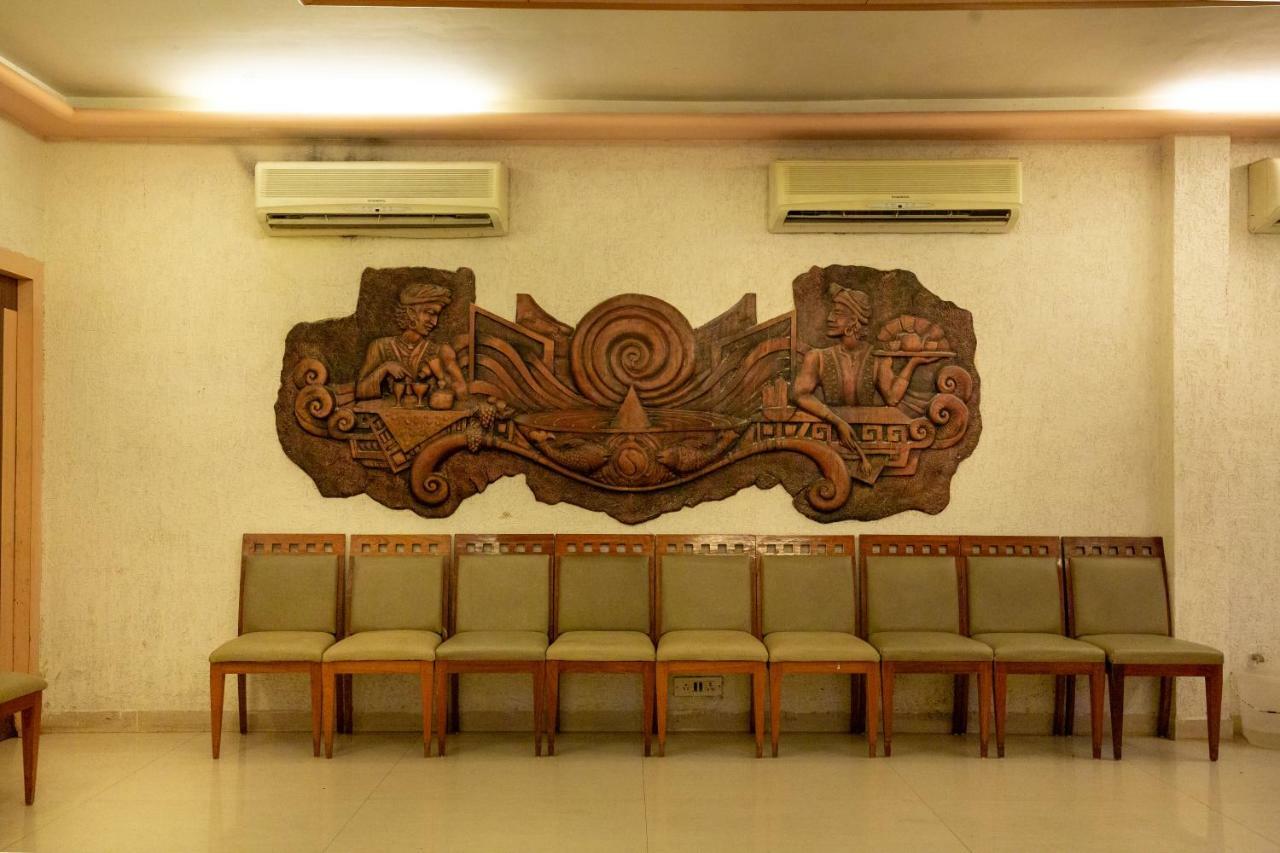 Sukh Hotel Mumbai Exteriör bild