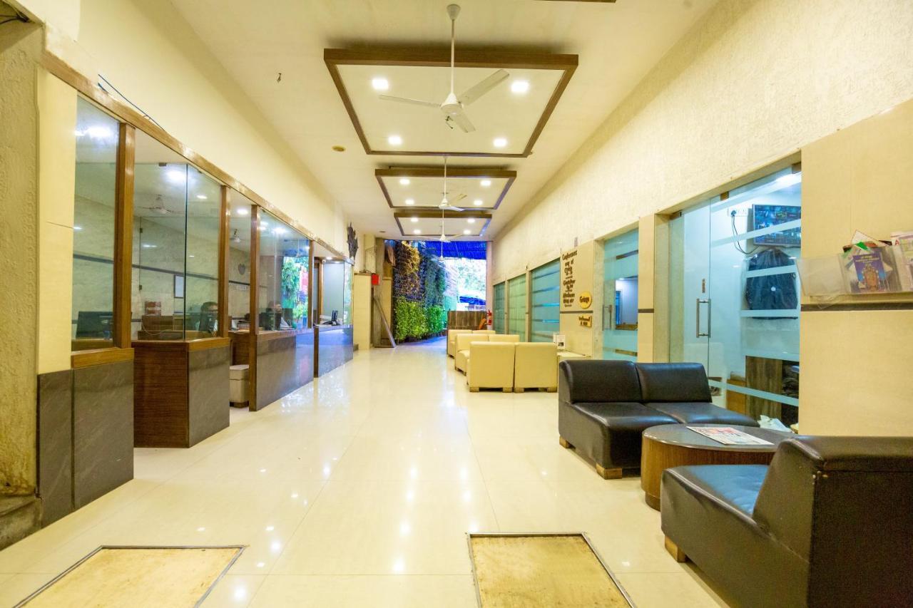 Sukh Hotel Mumbai Exteriör bild